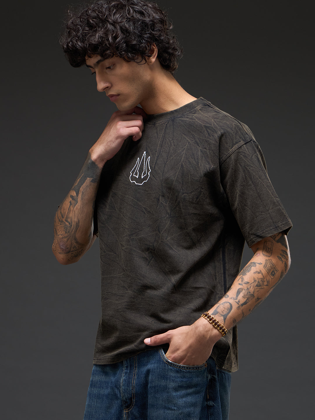 Rudrajap Rudra oversized T-shirt in neutral fabric, featuring a relaxed fit and simple design for casual wear.